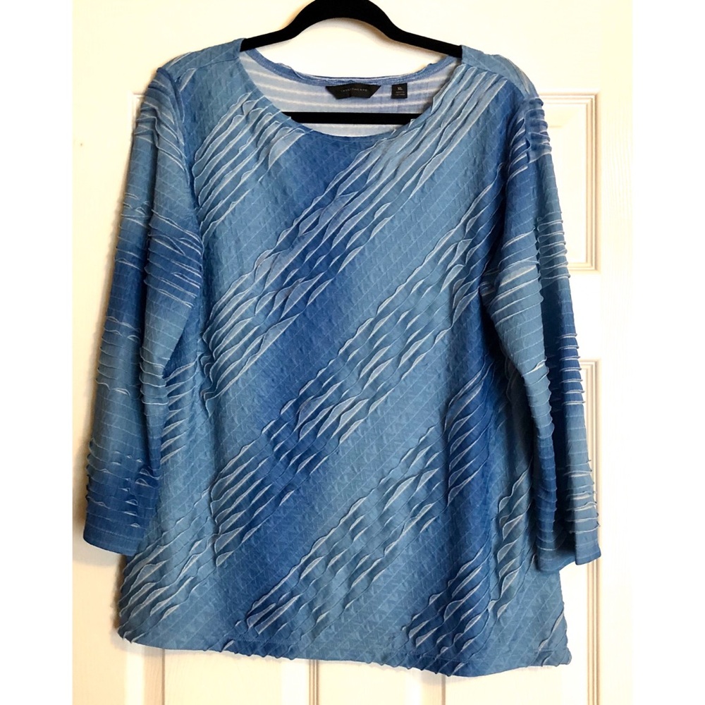 Investments Shades of Blue Textured Top 🌊